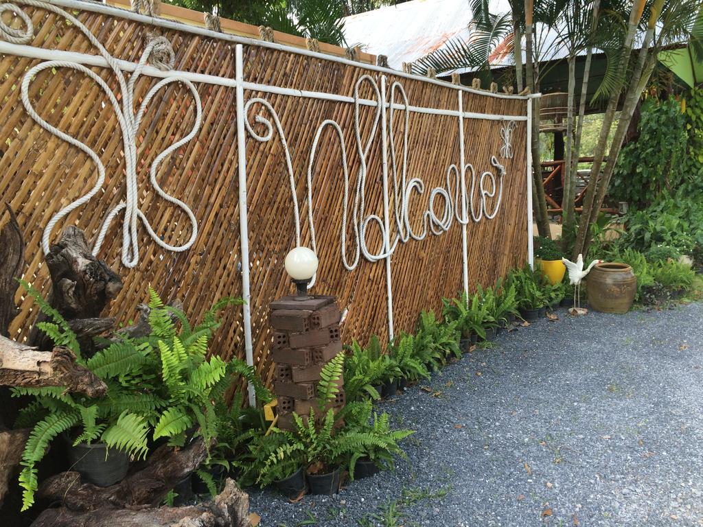 Happiness Resort Ban Khlong Haeng Екстериор снимка