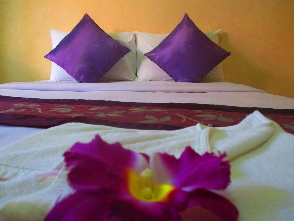 Happiness Resort Ban Khlong Haeng Екстериор снимка