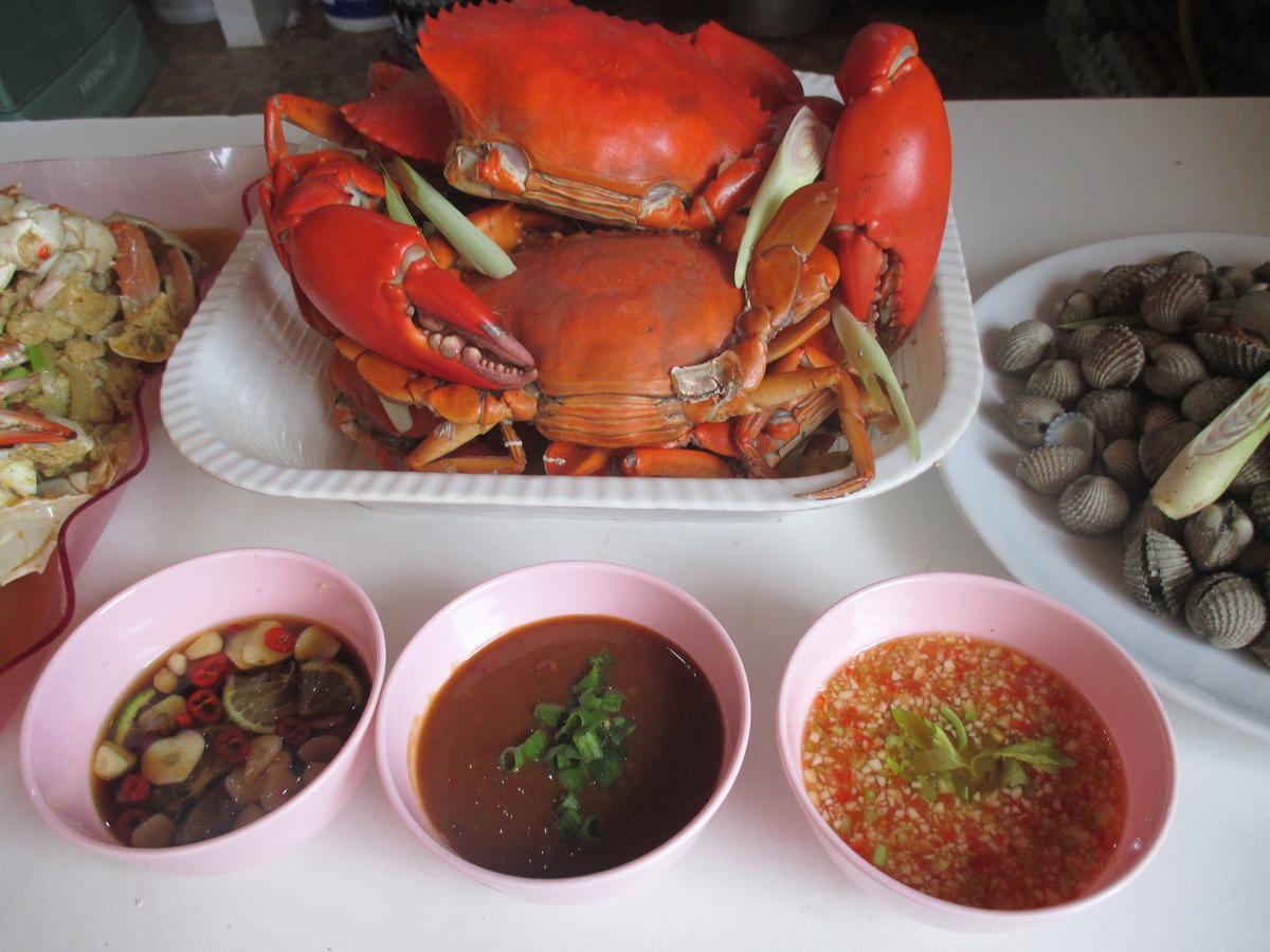 Happiness Resort Ban Khlong Haeng Екстериор снимка